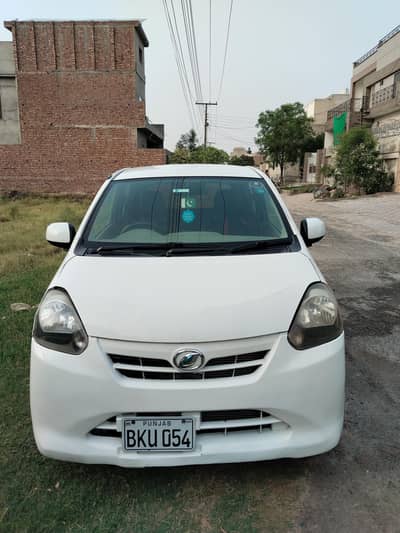 Daihatsu Mira 2011