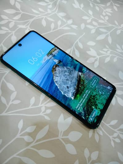 Infinix Hot 11s | Mint condition | Green | with box charger