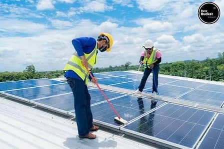 Solar panel cleaning service