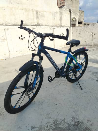 Ezel ES200 MTB Bicycle — Mag Wheels, Disc Brakes, Excellent Condition