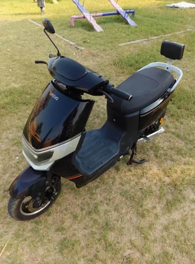 OREVO B2 Electric Scooty