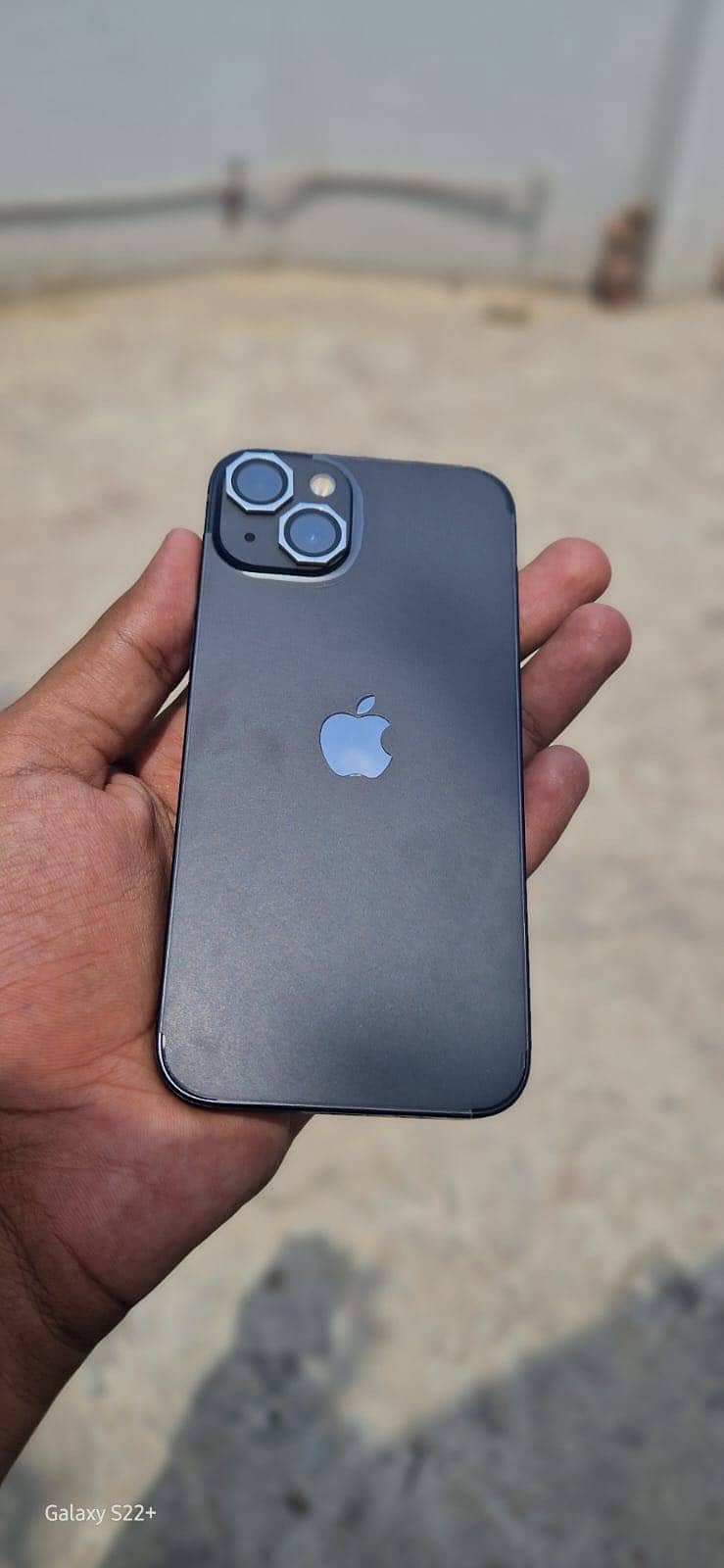 Apple iPhone 13 2
