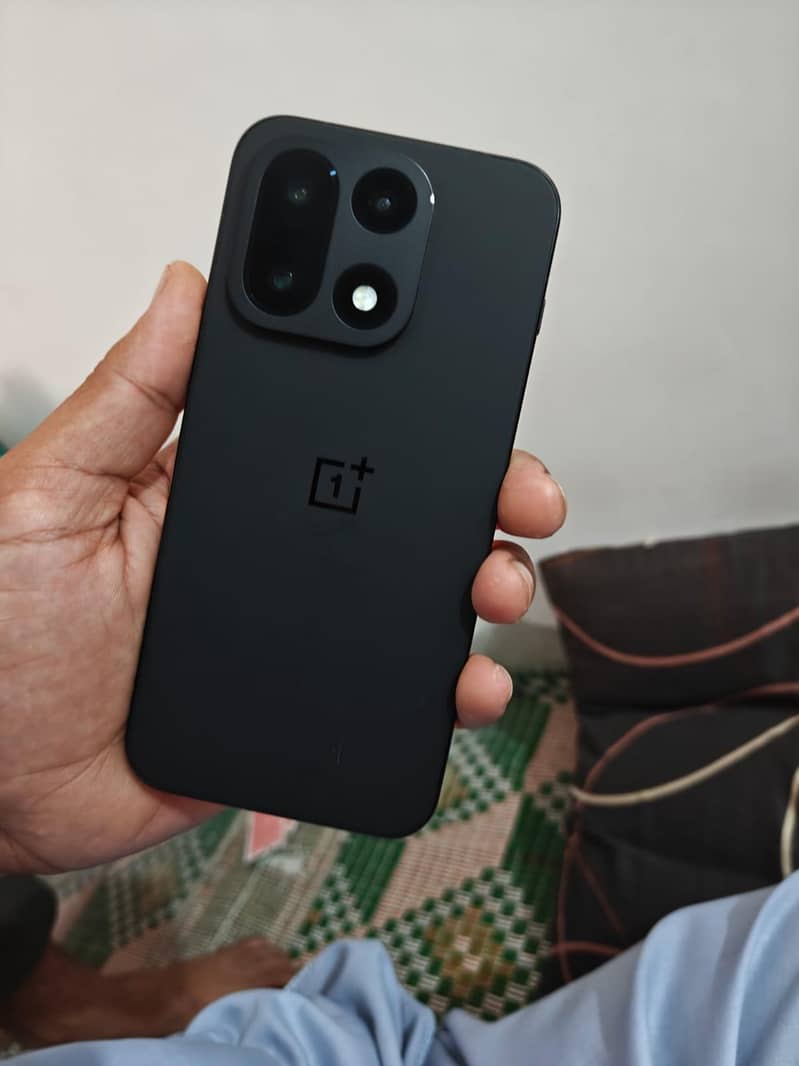 OnePlus 15 2