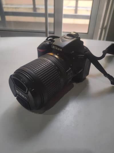 Nikon D5500 DSLR Camera with 18-140mm Lens & 32GB Memory Card