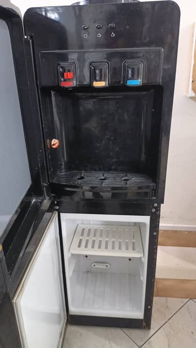 Homage Water Dispenser