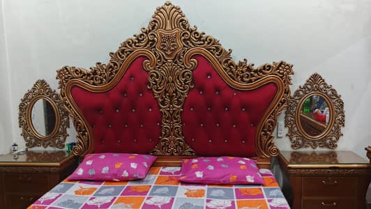 Branded double bed/bed set/wooden bed/luxury bed
