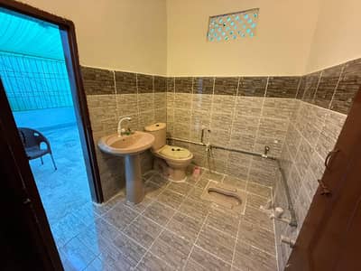 MAINTAINED 3 BED D/D PORTION FOR RENT IN BLOCK 13-A, GULSHAN E IQBAL