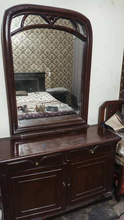 dressing table
