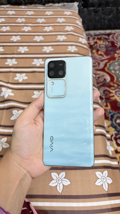 Vivo V30
