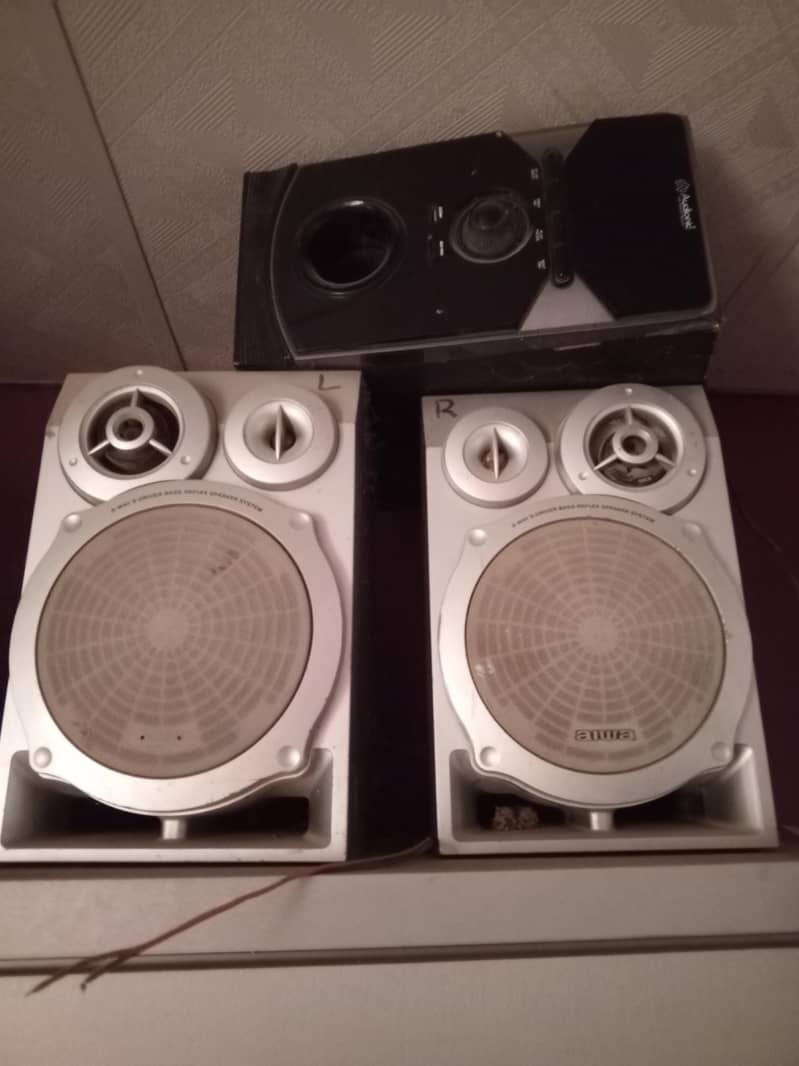 Audionic Amplifier with Speaker 0