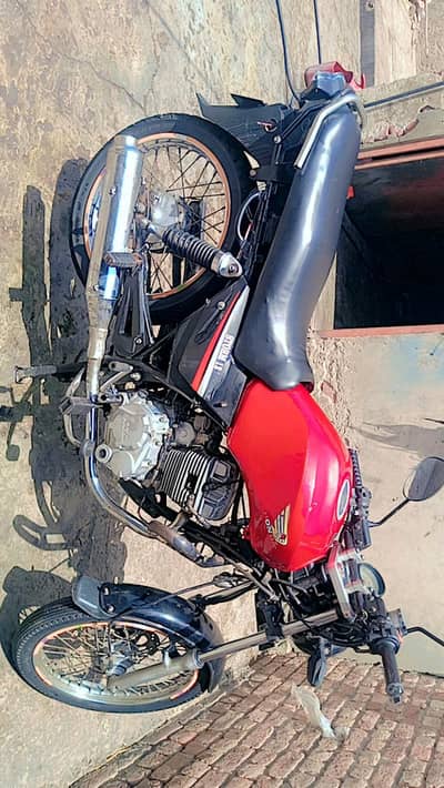 ravi piggio sports look bike urgent sell
