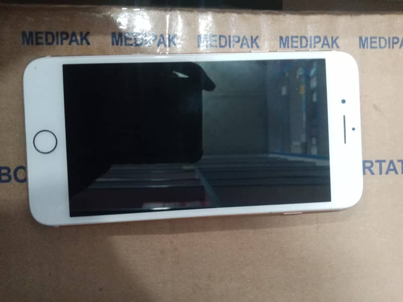 Apple iPhone 8 Plus 0