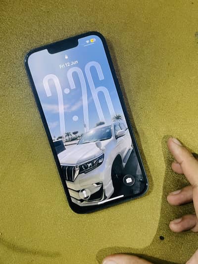 Apple iPhone 13