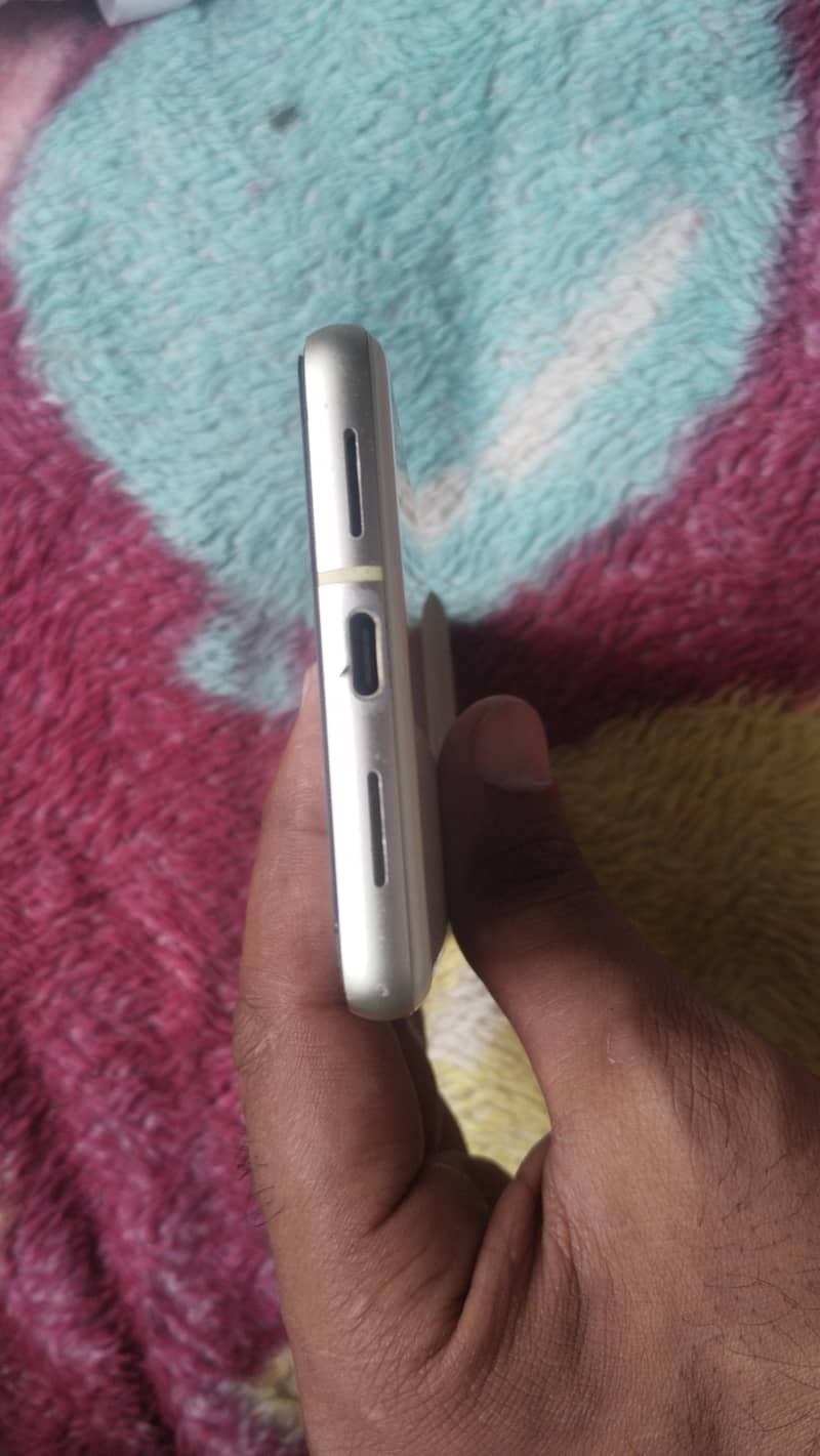 Google Pixel 7 4
