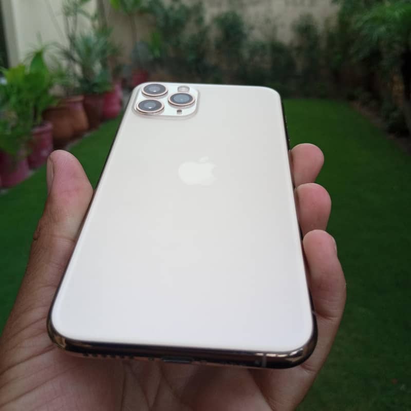 iphone 11 pro 4