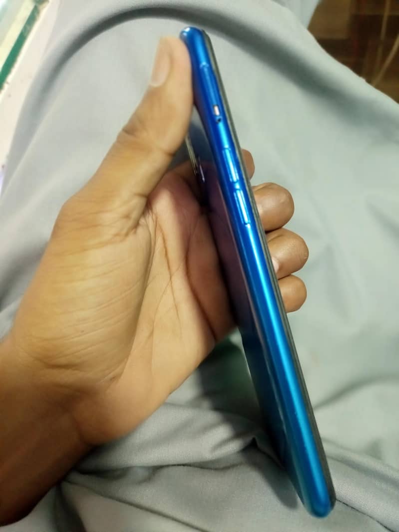 Realme 3 2