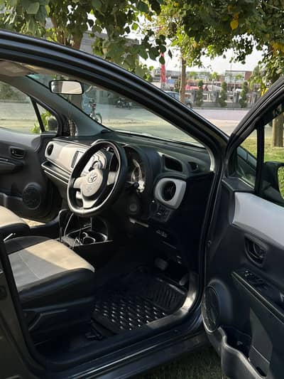 Toyota Vitz 2012