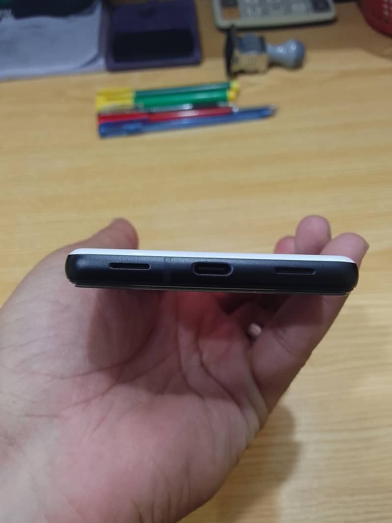 Google Pixel 6a 5