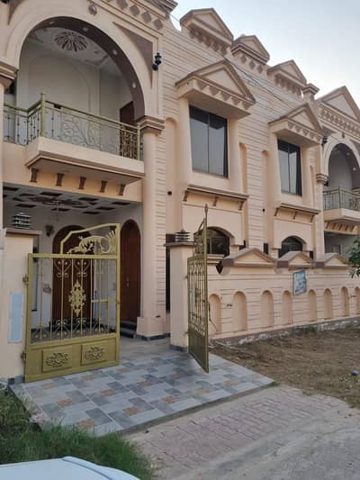 A luxurious house in Royal Orchard Multan is for sale