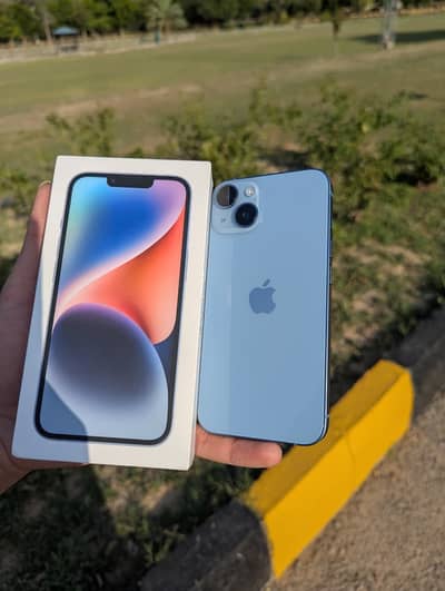 Apple iPhone 14 WaterPack With Box. 10/10