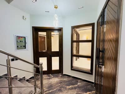 I RENT OUT A 5 MARLA HOUSE. BAHRIA ORCHARD LAHORE