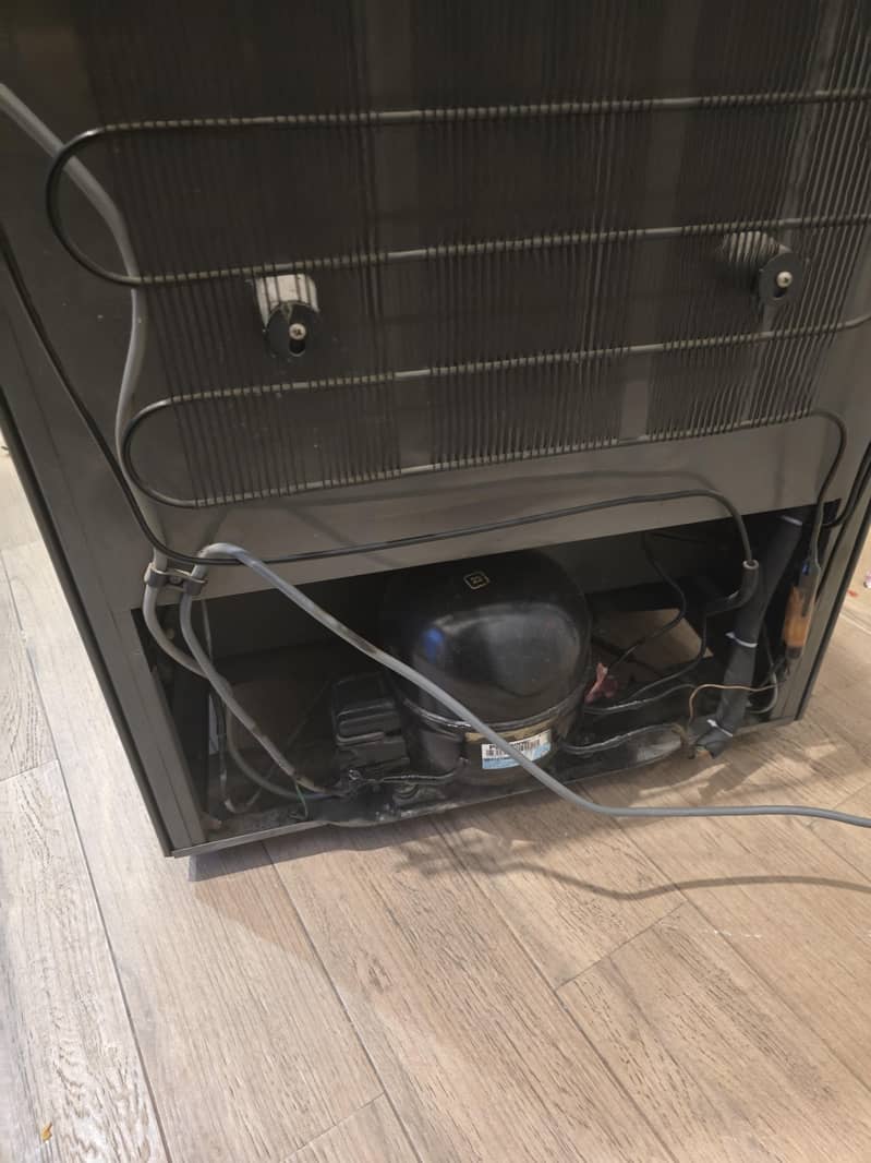 dawlance vertical deep frezer 2