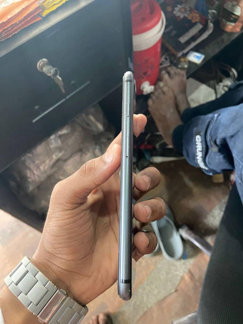 Apple iPhone 8 Plus 2