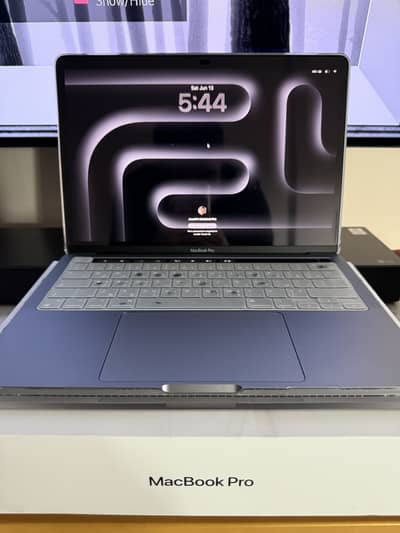 MacBook Pro M2 TouchBar 256GB/8GB Complete Box