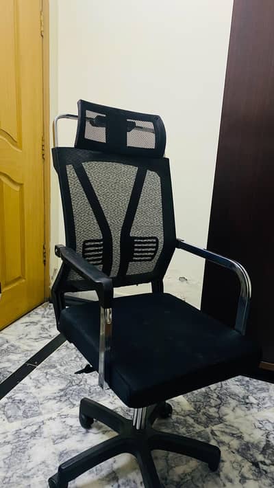 excellent office chair for sale