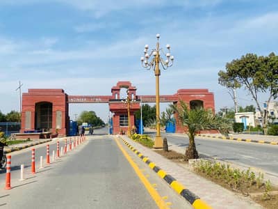 1KANAL PLOT FOR SALE ON URGENT BASIS IN E5 BLOCK