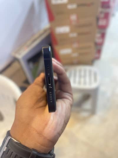 Apple iPhone 12