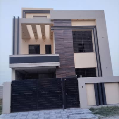 I SELL 5 MARLA HOUSE IN BAHRIA ORCHARD LAHORE. 70% WORK COMPLETE OTHER WORK DONE BY PURCHASER
