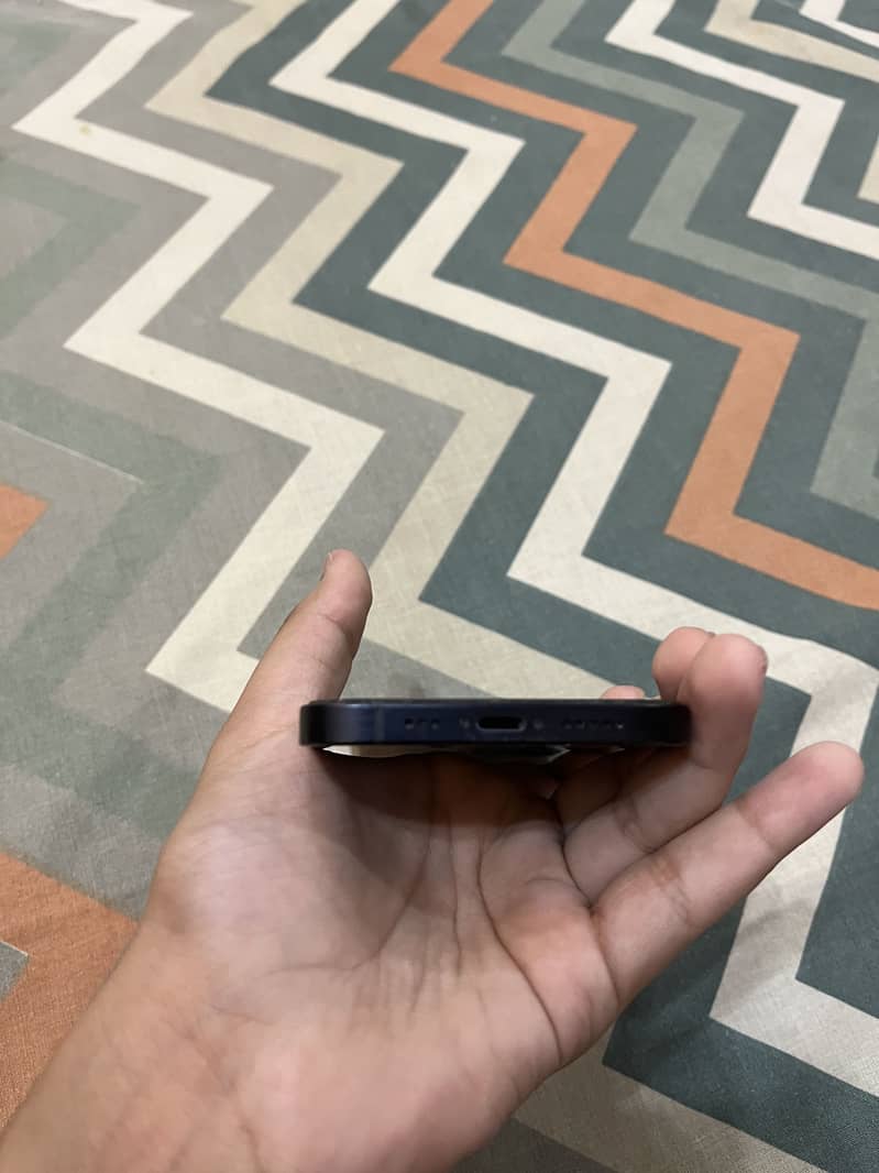 Apple iPhone 12 24