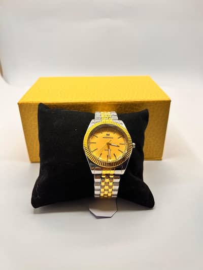 Moonston Quartz Men's Watch – Gold & Silver Metal Chain with Gift Box