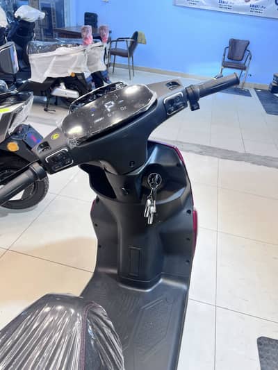 New UNITED Smart pro Electric Scooter