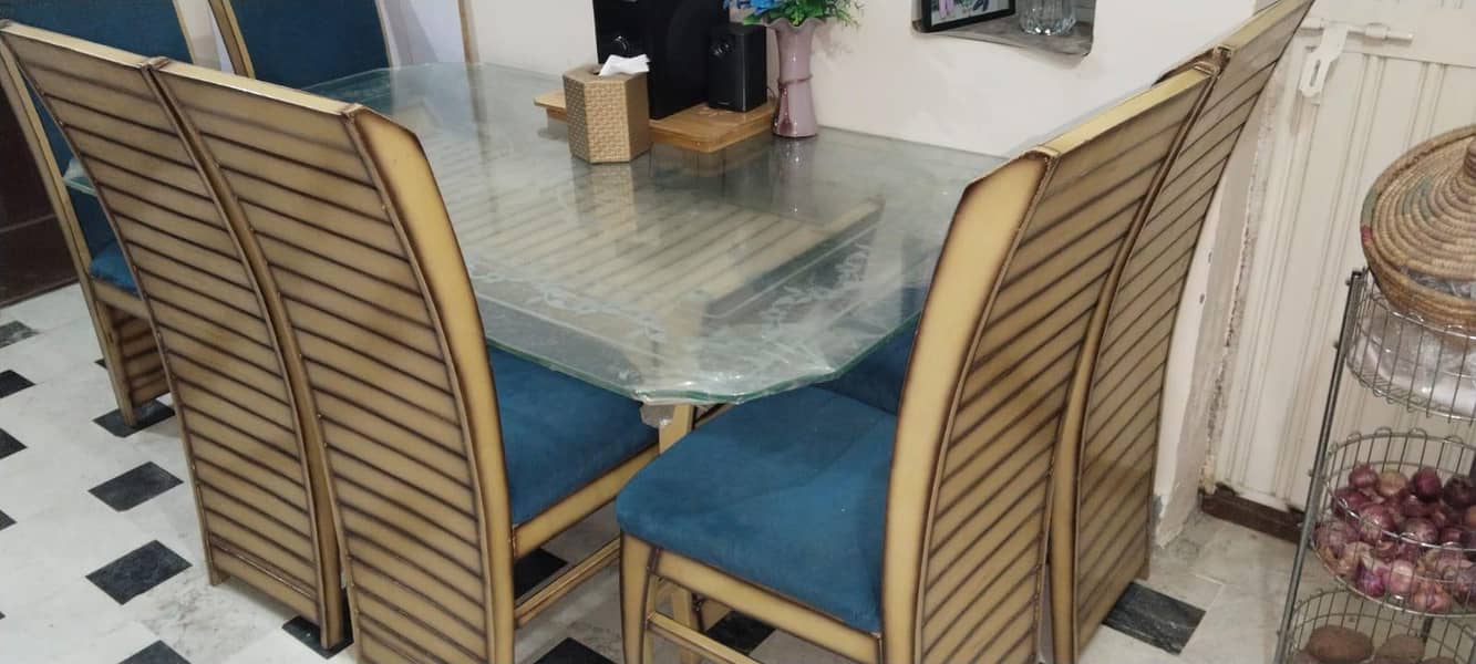 Dining Table 0