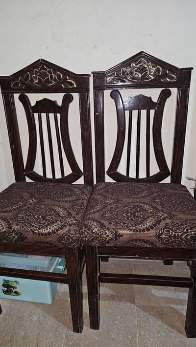 Dining table with 6 chairs