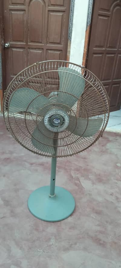 Pedestal Fan AC