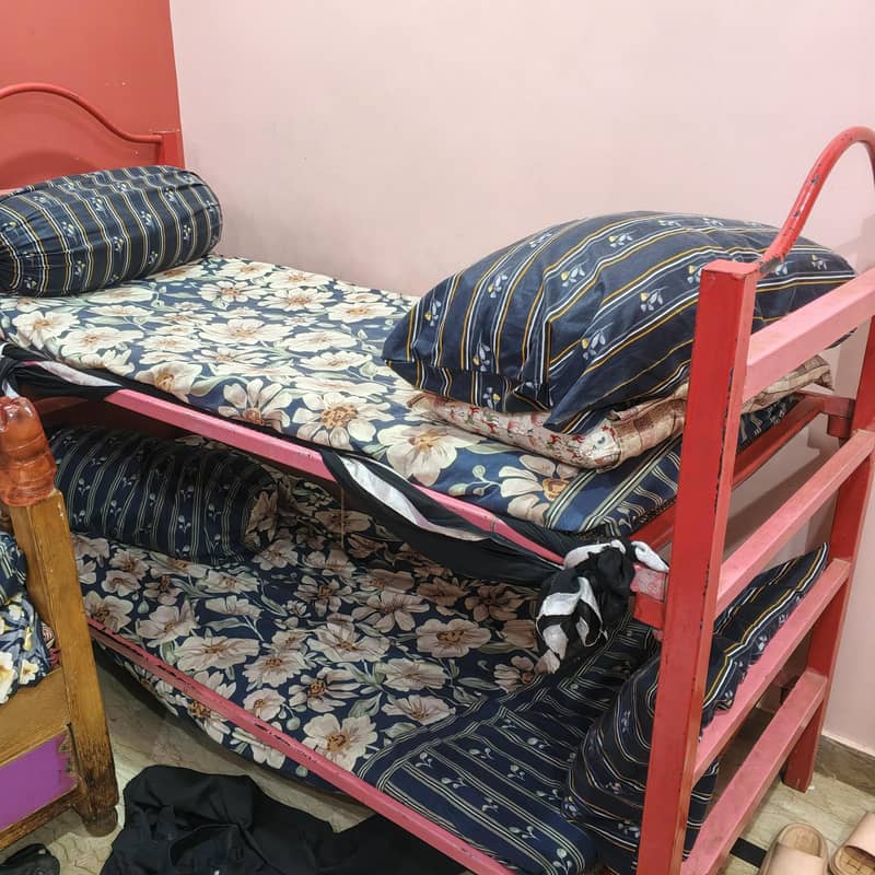 Double bed. 4