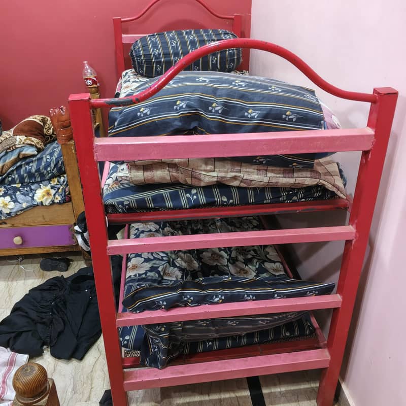 Double bed. 6