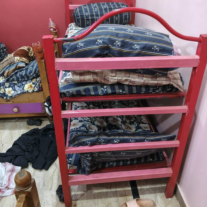 Double bed. 7