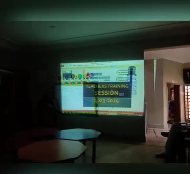 Epson projector 7