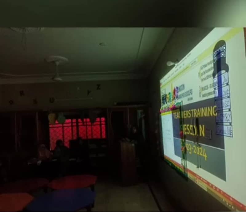 Epson projector 8