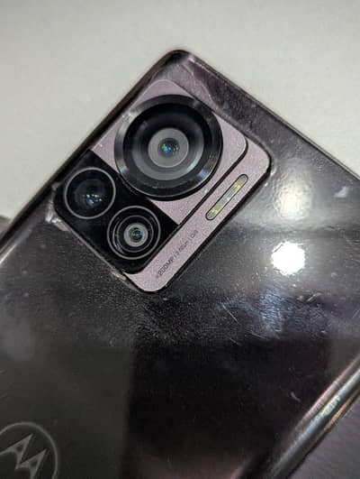 Motorola Edge 30 Ultra – 200MP Camera | Fast Charging Beast
