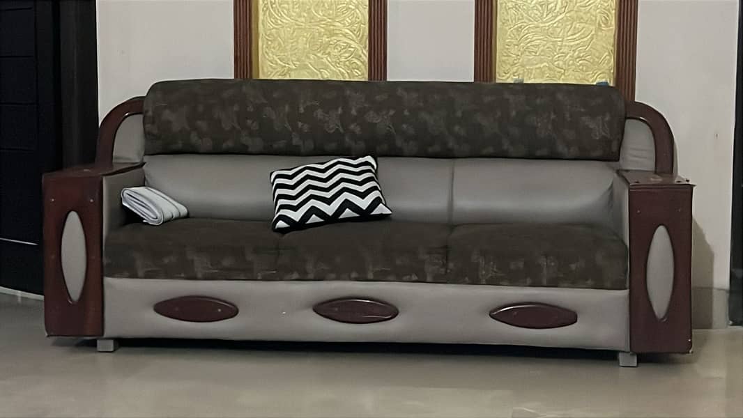 Three seater sofa set 0