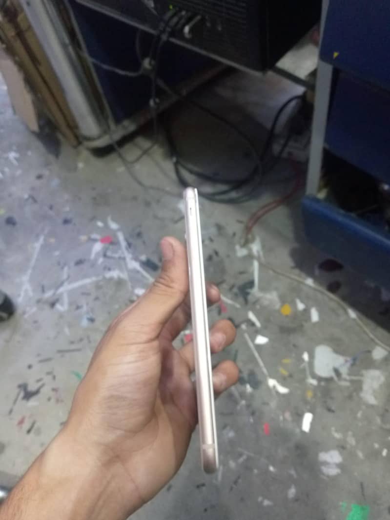 Apple iPhone 8 Plus 3