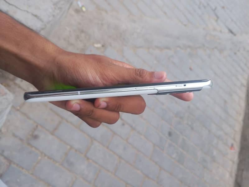 One Plus 10 Pro 1
