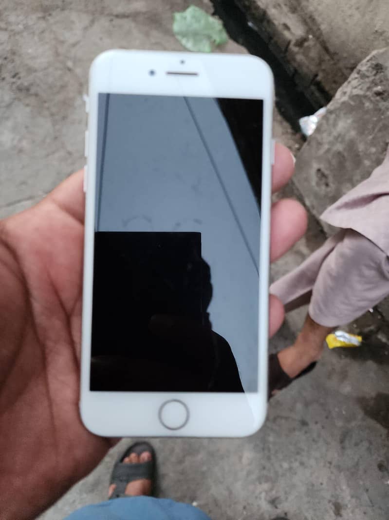 Apple iPhone 8 1