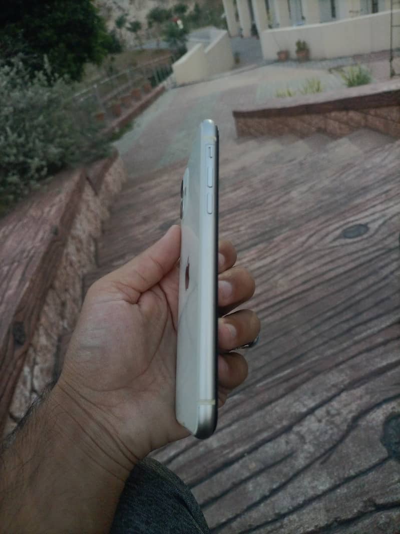 Apple iPhone 11 1