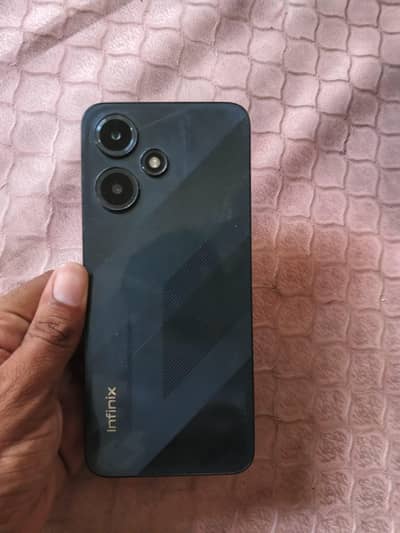 Infinix hot 30 play 4  64 With box no charger